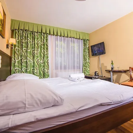 Pokoje Goscinne Pod Sosnami Проживание в семье *