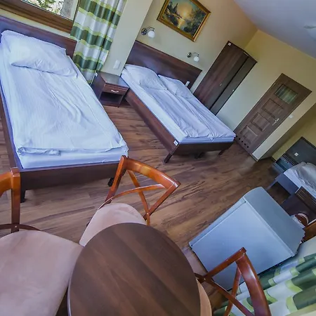 Pokoje Gościnne Pod Sosnami Kwatera prywatna